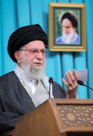 　イランの最高指導者ハメネイ師＝２３日（最高指導者事務所提供、ゲッティ＝共同）