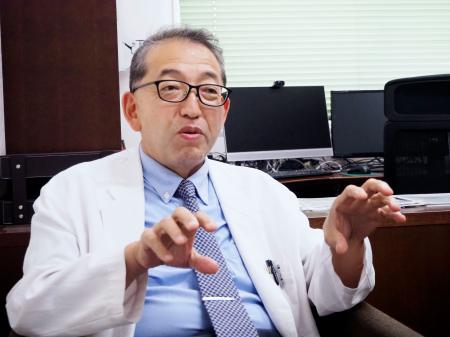 　「ＲＩ内用療法の病室が圧倒的に足りない」と話す三宅秀明神戸大教授＝神戸市