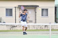 テニス男子・星野（足大付）、同校対決制し初Ｖ　インターハイ栃木県予選　…