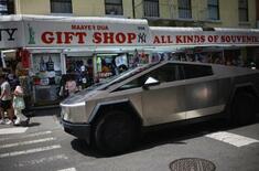 米テスラ6千台リコール