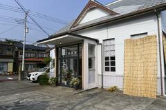 医院跡にレトロカフェ