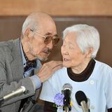 雪の中、川辺で長男を厳しく叱る　「父親がいないからあんな子に」と言われないように