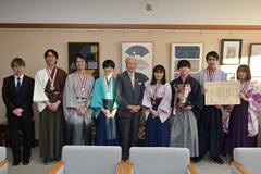 悲願の初Ｖ 知事に報告