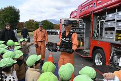 車両など展示 防火呼びかけ