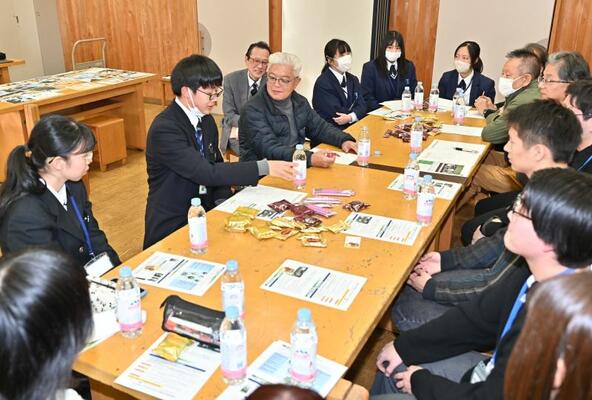まちづくりをテーマに行われた意見交換会