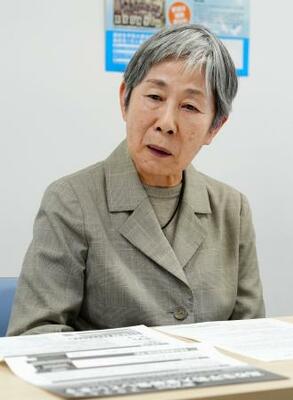 記者会見する被爆者の川副忠子さん=8日午後、長崎市