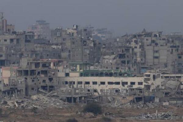 ガザの街並み=10月29日、イスラエル側から撮影(ゲッティ=共同)