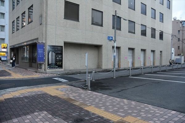 イノシシが目撃された現場付近＝28日午後、宇都宮市大通り１丁目
