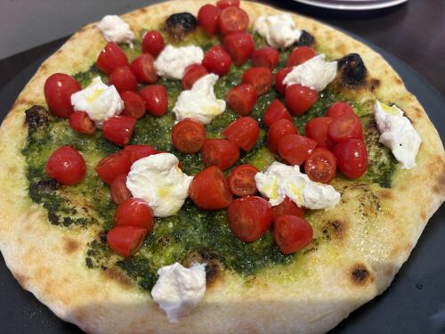 トマトは小売りせず、知り合いのレストラン等に持参して料理にしてもらっていました