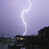 雷の電気は使える？　ＮＴＴ関連機関が研究中　将来、雷でＬＲＴが走る日が来るかも…