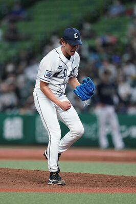 終盤まで無安打投球を続け、今季初完封勝利を挙げた西武の今井（西武ライオンズ提供）