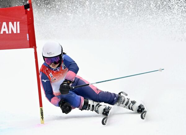 少年女子大回転で準優勝した大貫（足大付高）＝青森県大鰐町の大鰐温泉スキー場、森田大地撮影