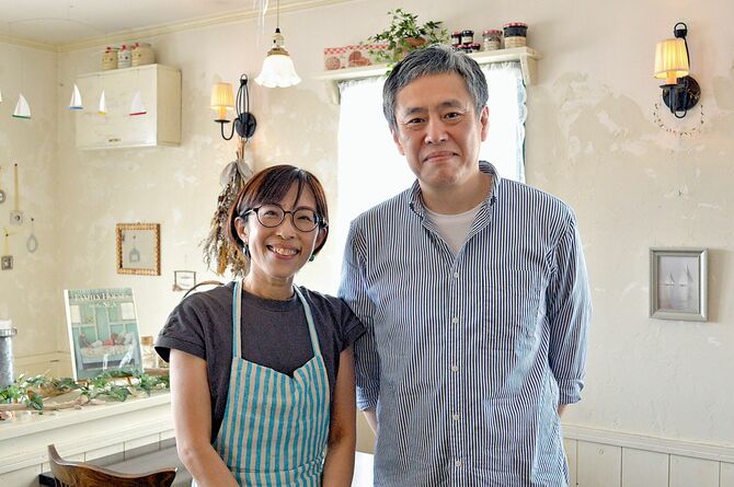 オーナーシェフの出光良資さん、桂さん夫妻