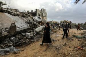 　イスラエル軍の攻撃で壊れた多くの建物＝２０日、パレスチナ自治区ガザ南部ラファ（ゲッティ＝共同）