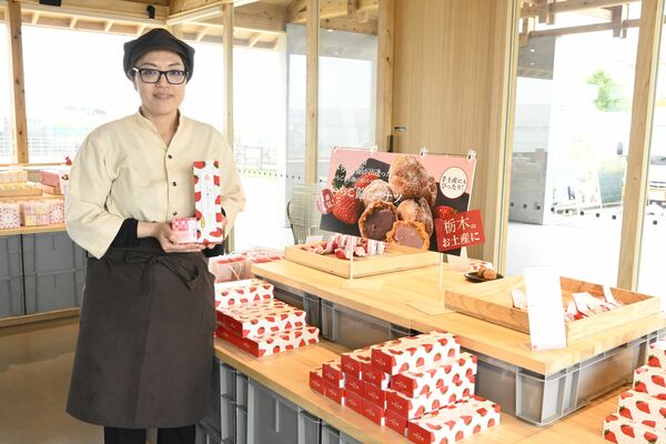 「若い人にも和菓子を楽しんでほしい」と語る神山さん