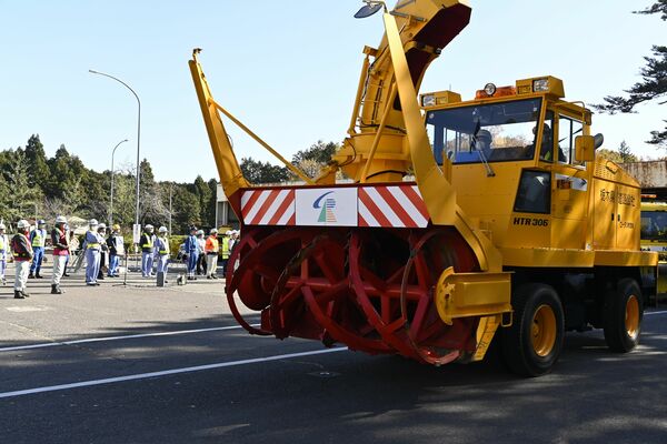 日光宇都宮道路の雪氷出動式