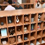小さなスペース、広がる芸術世界　「ゲタ箱展」始まる　大田原で30日まで