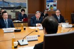 湾内に日本人船員２４人