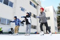 鬼怒川小でスケート授業　日光