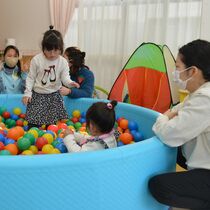 ダウン症児親子が交流　悩み語り合い親睦　益子で「カフェ」初開催