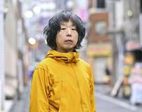 社会の不確かさ 重なる　