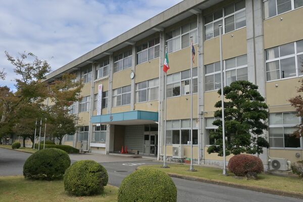 国際理解教育や探究学習が充実しており、人気の高い宇都宮北高の校舎