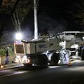 深夜に道路工事、住宅街でなぜ? 住民「騒音心配」 基本は昼 交通量で判断 警察とも協議、渋滞避け
