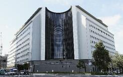 バイクで警官はねた殺人未遂容疑