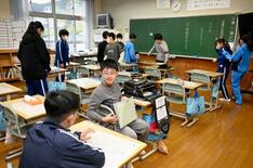 山林火災で休校の小中高が再開