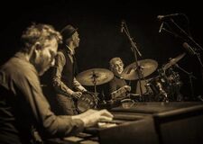 「ドラムの神様」ガッドら公演