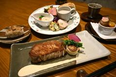 迫力厚切り 広がるうまみ