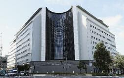 バイクで警官はねた殺人未遂容疑