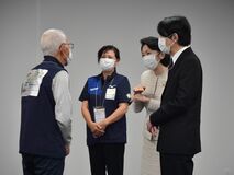 秋篠宮ご夫妻、ボランティアと交流　障スポとちぎ　紀子さまは手話交え【動画】