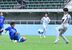 サッカー決勝　後半10分、陽南のＦＷ安野大（左）が先制ゴールを決める＝県グリーンスタジアム