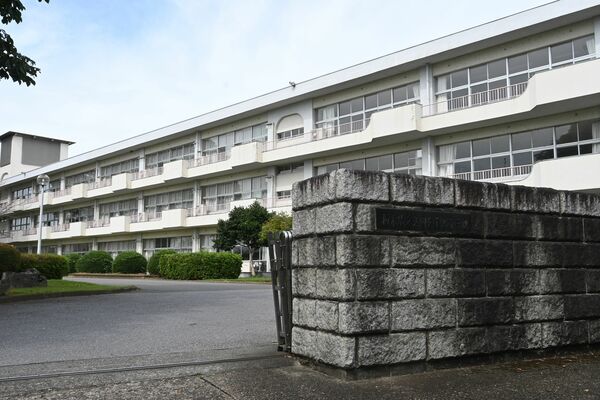 真岡女子高の正門