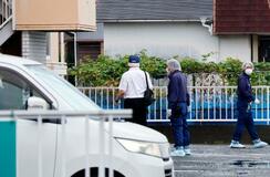 刃物で刺され女性意識不明