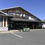 「和」の中にイタリア　道の駅甘楽（群馬）　ずらりと並ぶワイン、名物「桃太郎ごはん」も