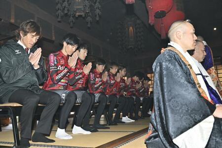 ブリッツェンが必勝祈願 増田「新たに戦う決意深まった」 初戦は「ツール・ド・台湾」