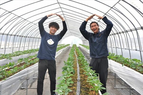 「０から農業」の佐々木さん（左）と宮本さん
