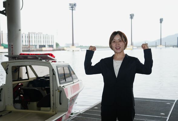 初の栃木代表女子レーサーとして大会に臨む桜本=群馬県の桐生競艇場