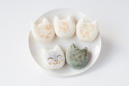 　商店街の名物となった焼き菓子「沼ネコ焼」（テラスオフィス提供）