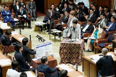 総裁選中傷動画で首相と野党応酬