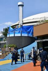 遊具落下死亡事故で現場検証