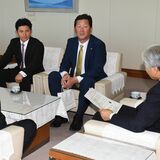 栃木GB、知事に飛躍誓う　球団創設10周年、「必ず日本一に」　開幕戦は茨城と対戦