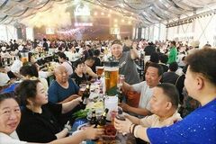 Xinhua Silk Road:中国東北部ハルビンの氷雪大世界で国際ビール・フェスティバルが開幕