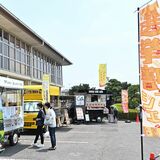 鹿沼の投票所で「選挙割マルシェ」スタート　投票済み証提示で割引などのサービス　投開票20日まで開催