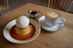 【グルメ探訪】バリスタ目線で味研究　ウルウルプリン（アイスのせ）　ＨＯＵＬＥ　ｃｏｆｆｅｅ＆ｉｃｅｃｒｅａｍ（栃木）