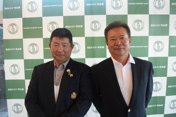 シニア２位の半田（左）・和泉組