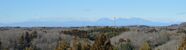 城山公園から望む青いシルエットの日光方面の山々＝１月、茂木町小井戸