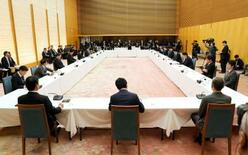 首相、消費減税へ検討加速